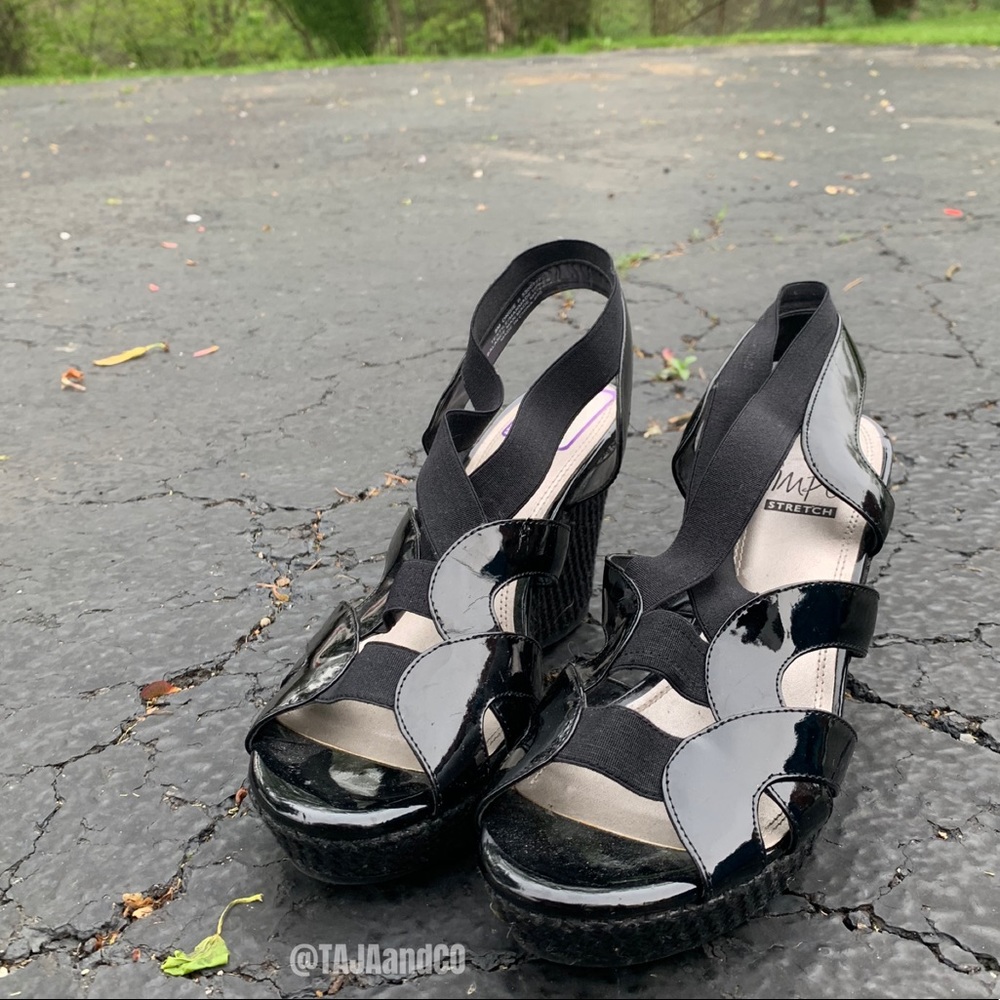 🖤IMPO: Ongie II Comfy Chic Wedge Stretch Sandal